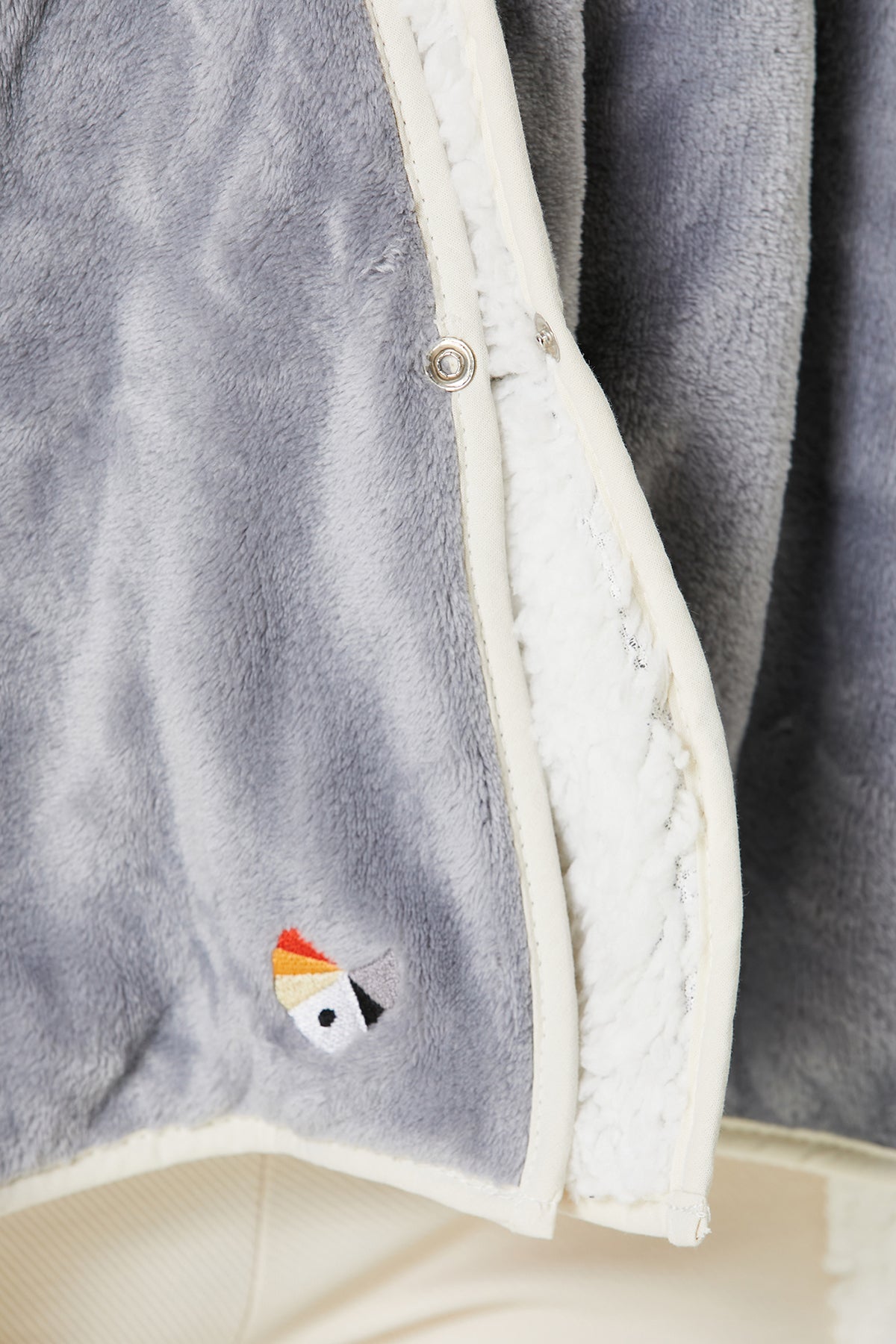 Irya-Es Parla Lona Giyilebilir Battaniye Oversize Gri-Giyilebilir Battaniye-4-Milagron.com