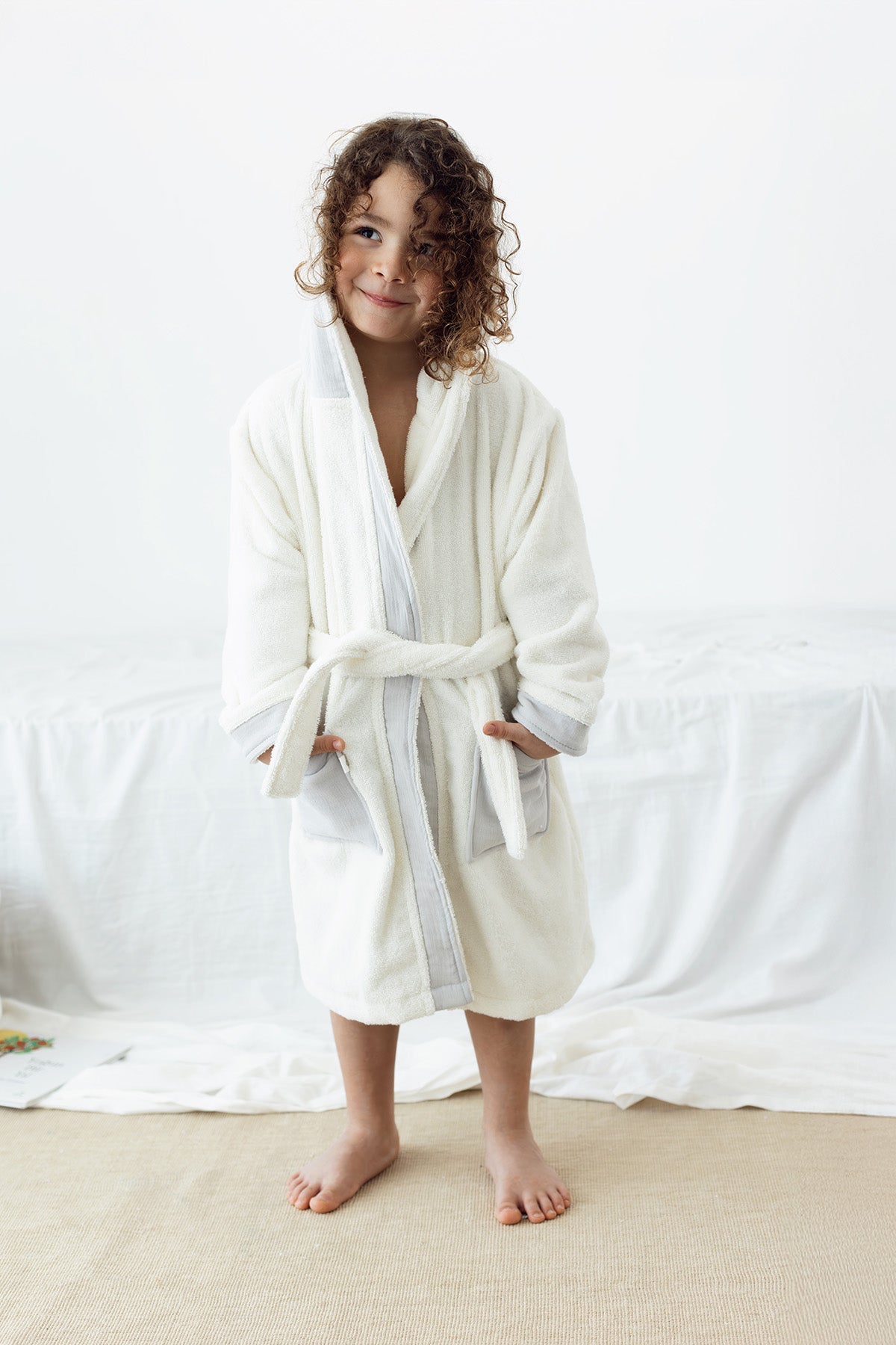 Irya-Joy Of Colors Organik Pamuk Müslin Detaylı çocuk Bornoz Gri-Çocuk Bornozu-1-Milagron.com
