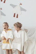 Irya-Joy Of Colors Organik Pamuk Müslin Detaylı çocuk Panço Hardal-Çocuk Pançosu-3-Milagron.com