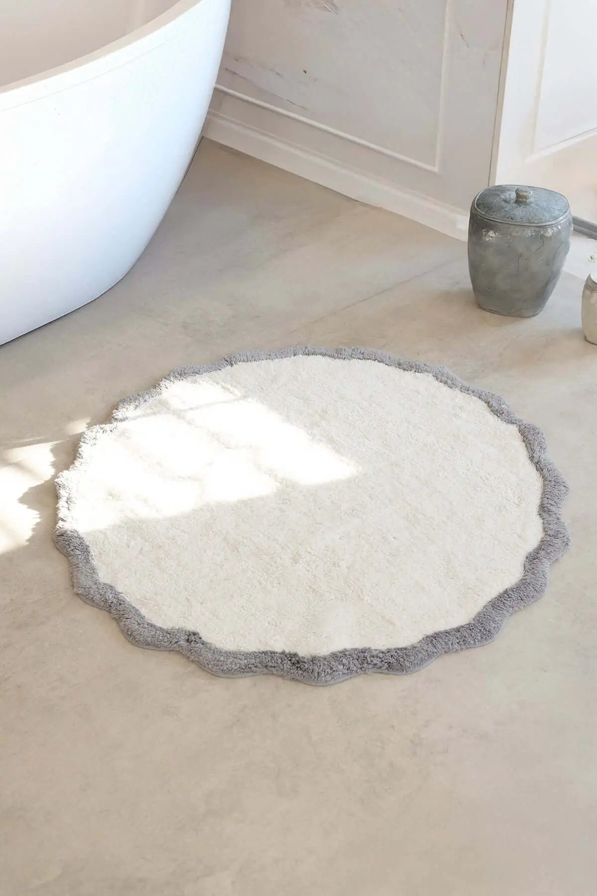 İRYA-Scallop Yuvarlak Banyo Paspası Bambu 90X90 Gri-Paspas-1-Milagron.com