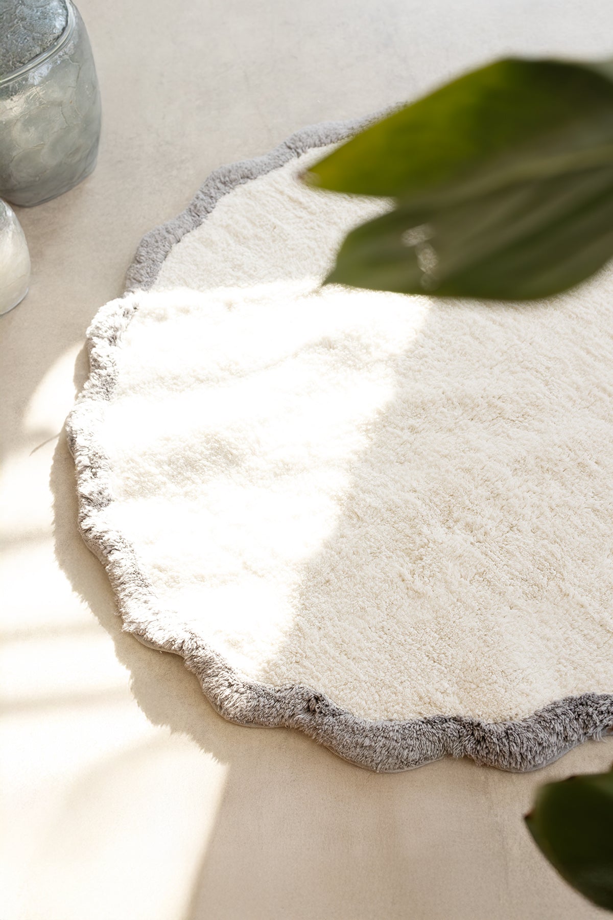 İRYA-Scallop Yuvarlak Banyo Paspası Bambu 90X90 Gri-Paspas-3-Milagron.com