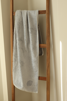 İRYA-Sedef Bambu Nakışlı Banyo Havlusu 70X140 Cm Gri-Havlu & Havlu Setleri-2-Milagron.com