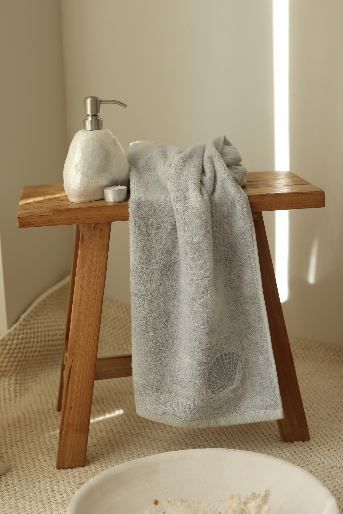 İRYA-Sedef Bambu Nakışlı Banyo Havlusu 70X140 Cm Gri-Havlu & Havlu Setleri-4-Milagron.com
