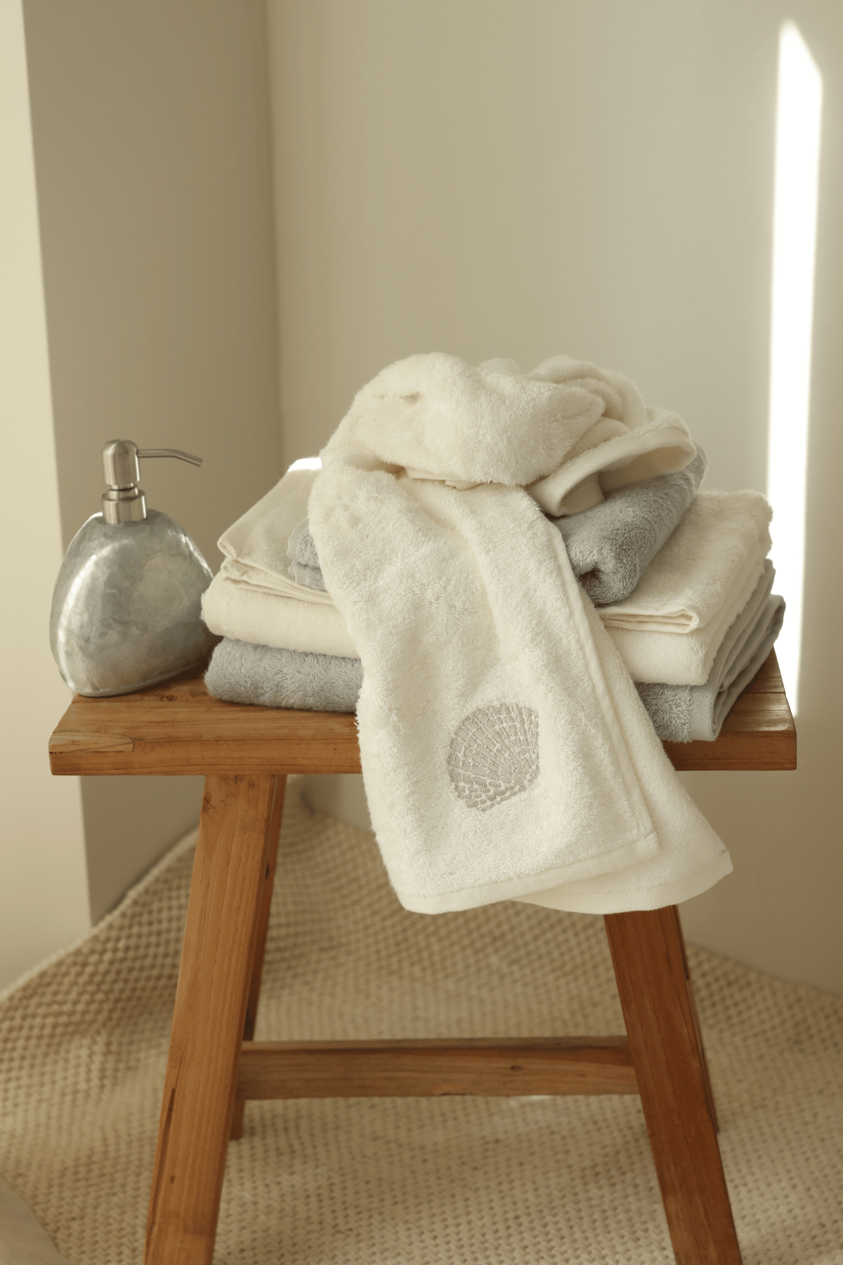 İRYA-Sedef Bambu Nakışlı Banyo Havlusu 70X140 Cm Gri-Havlu & Havlu Setleri-5-Milagron.com