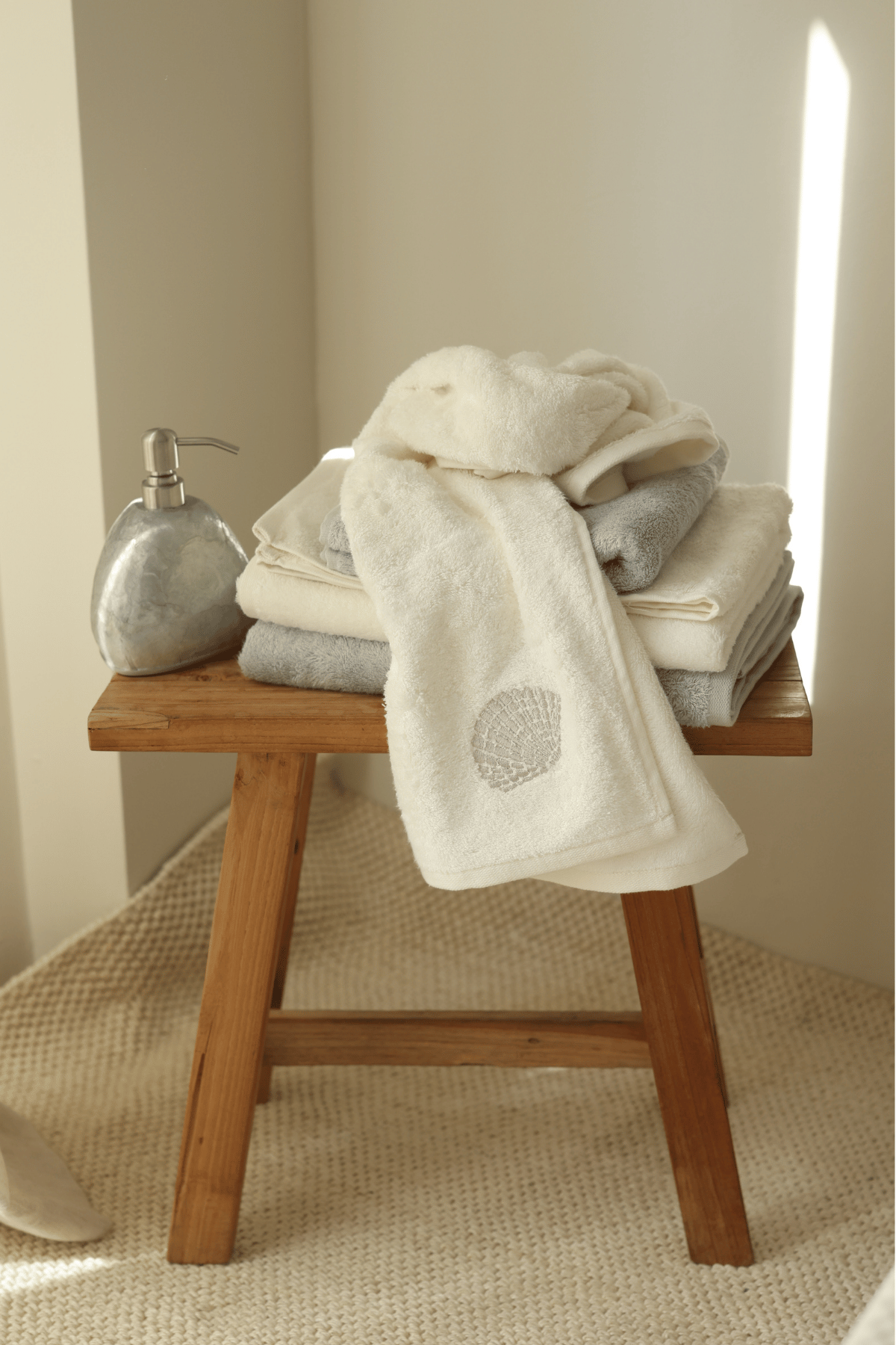 İRYA-Sedef Bambu Nakışlı Banyo Havlusu 70X140 Cm Gri-Havlu & Havlu Setleri-6-Milagron.com