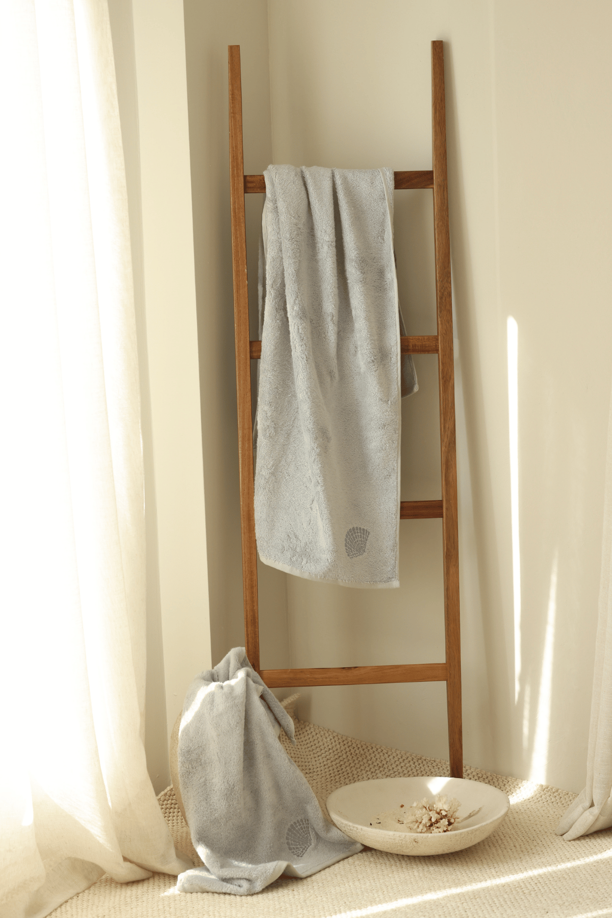 İRYA-Sedef Bambu Nakışlı Banyo Havlusu 70X140 Cm Gri-Havlu & Havlu Setleri-7-Milagron.com