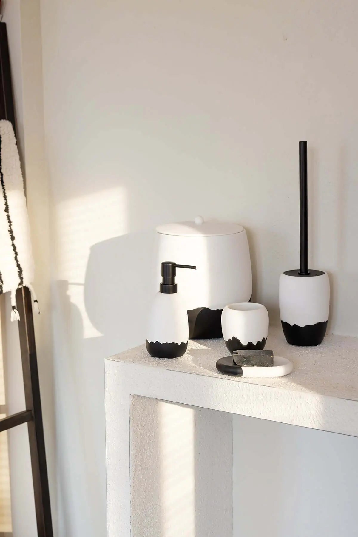 İRYA-Shadow 5 Parça Banyo Seti Siyah-Banyo Düzenleyicileri-1-Milagron.com