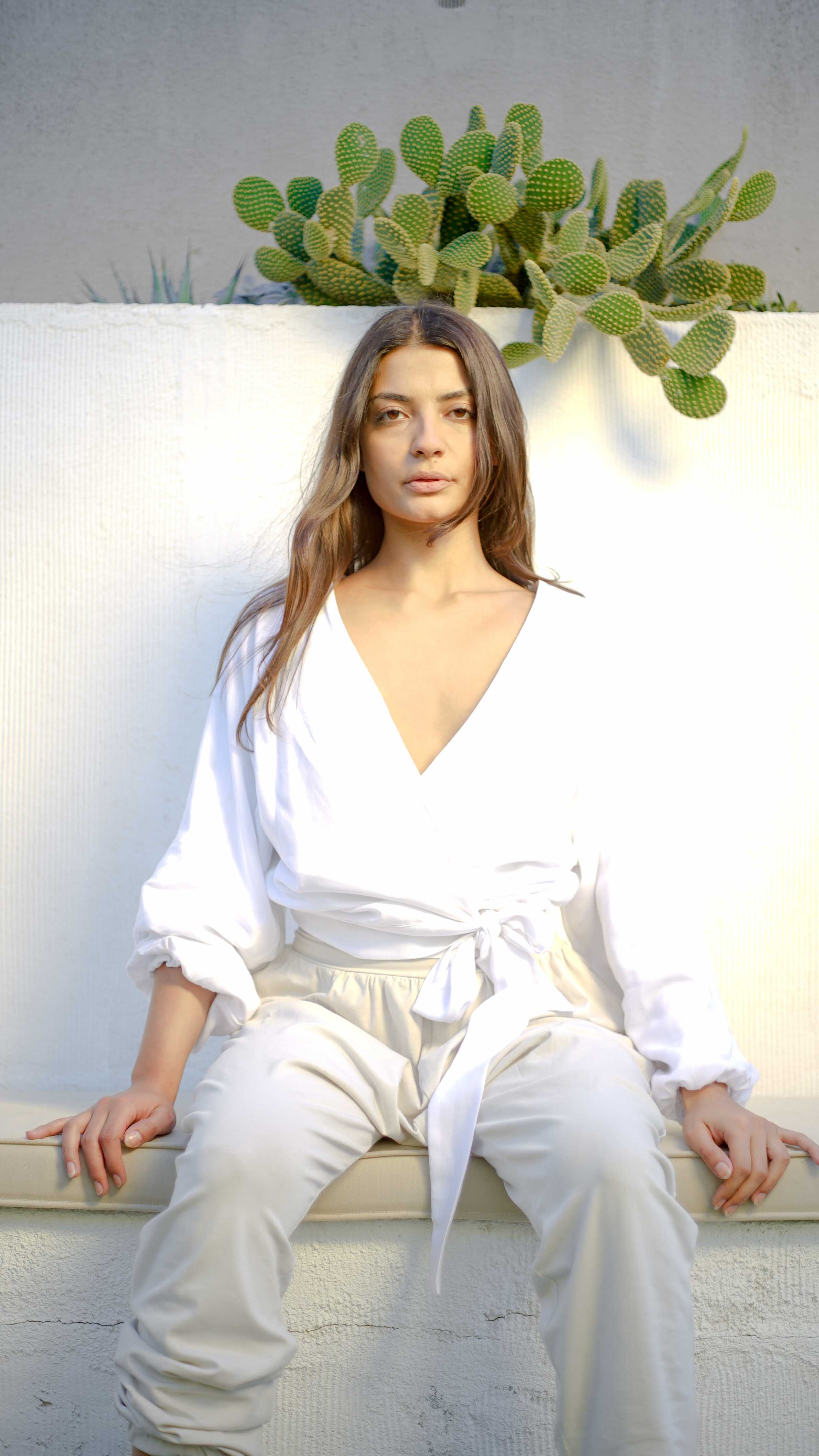 Iamlovein-SORUNLU - White' Uttana Jacket-Ceket-1-Milagron.com