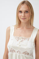 İpek Kıramer-Bellina Silk Chemise Ecru-Gecelik-2-Milagron.com
