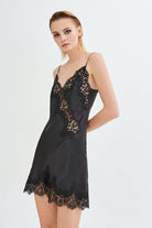 İpek Kıramer-Diamond Silk Short Chemise Black-Gecelik-1-Milagron.com