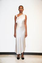 İpek Kıramer-Helen Silk Chemise Ecru-Gecelik-2-Milagron.com