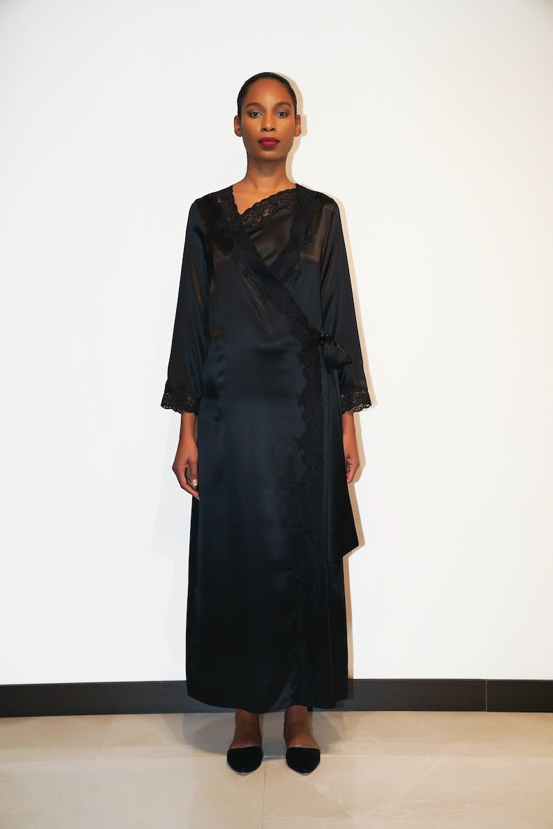 İpek Kıramer-Helen Silk Robe Black-Sabahlık-1-Milagron.com