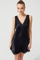 İpek Kıramer-Joy A Silk Short Chemise Black-Gecelik-1-Milagron.com