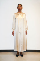 İpek Kıramer-Romance Silk Robe Beige-Sabahlık-1-Milagron.com