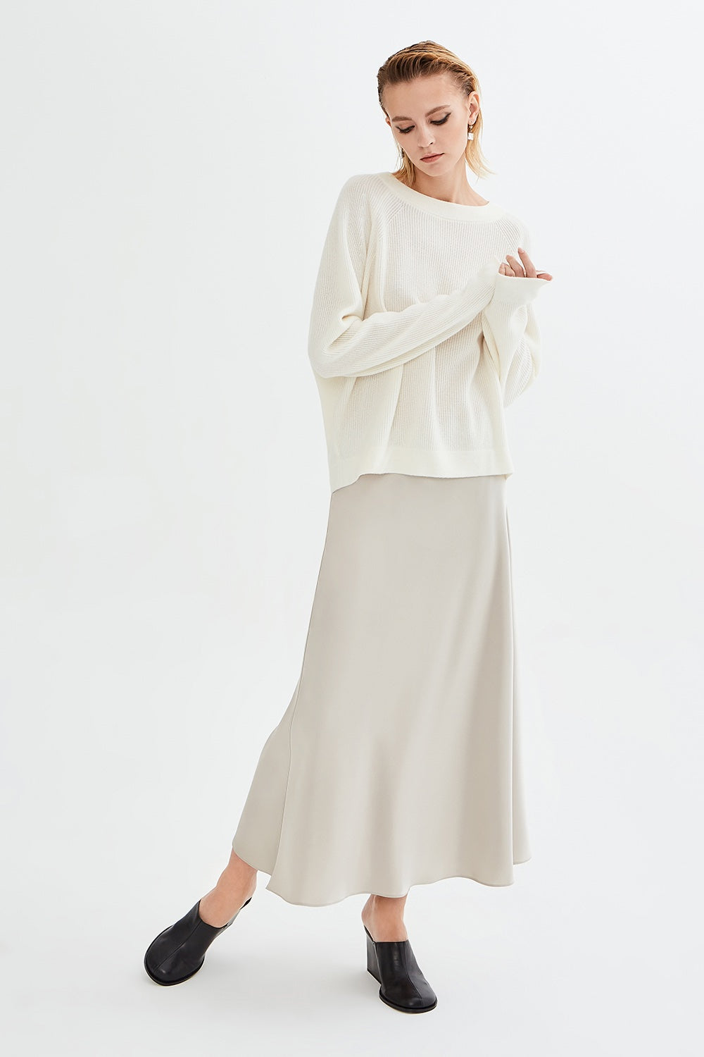 İpek Kıramer-Tango Silk Skirt Beige-Etek-1-Milagron.com