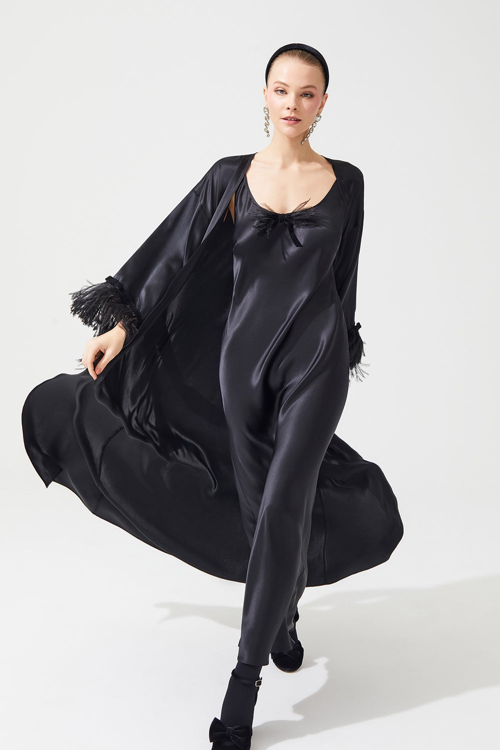 İpek Kıramer-The Moon Silk Robe Black-Elbise-3-Milagron.com