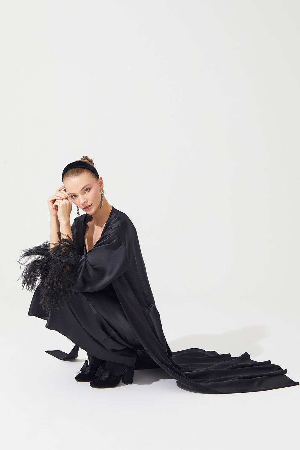 İpek Kıramer-The Moon Silk Robe Black-Elbise-4-Milagron.com