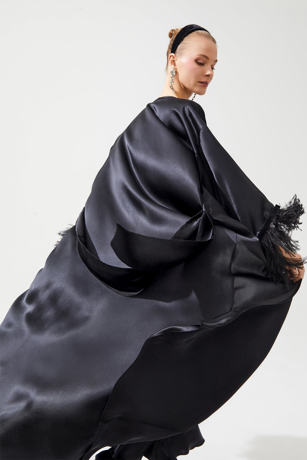 İpek Kıramer-The Moon Silk Robe Black-Elbise-9-Milagron.com