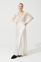 İpek Kıramer-Vampy Silk Lace Embroidered Long Suit Ecru-Gecelik-6-Milagron.com