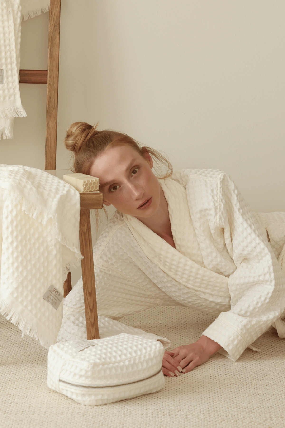 İrya-Aura Waffle Havlu Bakım çantası Ekru-Makyaj Çantası-5-Milagron.com