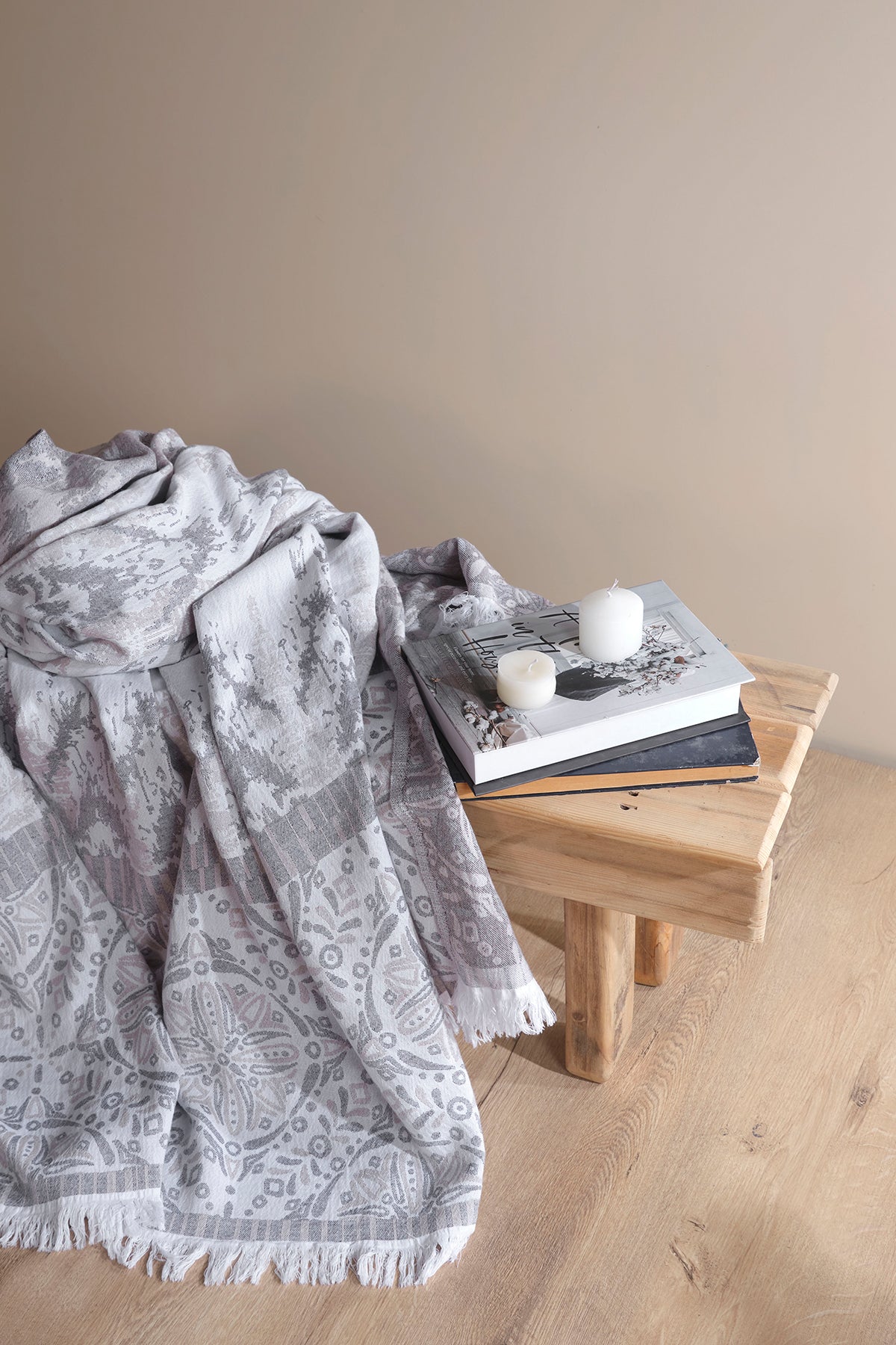 Irya-Jamila Pike 215x240-Pike-3-Milagron.com