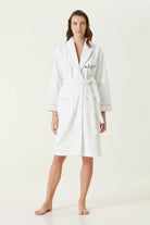 Irya-Roya Kişiselleştirilmiş Nakışlı Kadın Bornoz Beyaz-Bornoz-5-Milagron.com