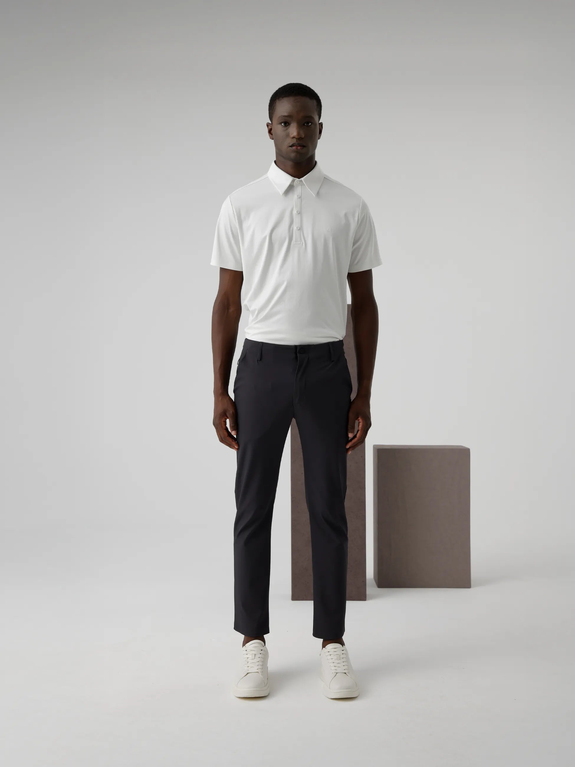 Isaora-Sleek Tech Chino-Pantolon-1-Milagron.com