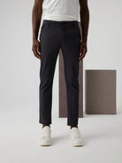 Isaora-Sleek Tech Chino-Pantolon-2-Milagron.com
