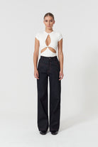 Jendue-Cutout Detailed White Basic T-shirt-T-Shirts-2-Milagron.com