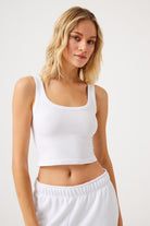 Jerf-Aura Kısa Boy Soft Atlet Beyaz-Spor Üstü-1-Milagron.com