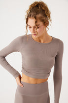 Jerf-Aura Uzun Kol Büzgülü Tshirt Açık Kahve-T-shirt-1-Milagron.com