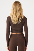 Jerf-Aura Uzun Kol Büzgülü Tshirt Koyu Kahve-T-shirt-3-Milagron.com