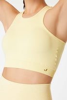 Jerf-Palmi Kendinden Desenli Yuvarlak Yaka Kaplı Bra Sarı-Spor Sütyeni-2-Milagron.com