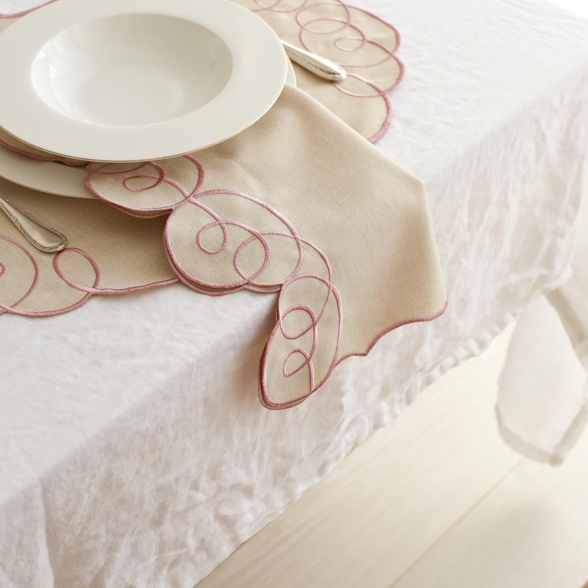 KM Home Collection-2'li Set Gül Kurusu Nakışlı Peçete-Peçete-2-Milagron.com