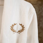 KM Home Collection-Altın Yaprak İşlemeli Pamuk Bornoz-Sunum Aksesuarları-2-Milagron.com