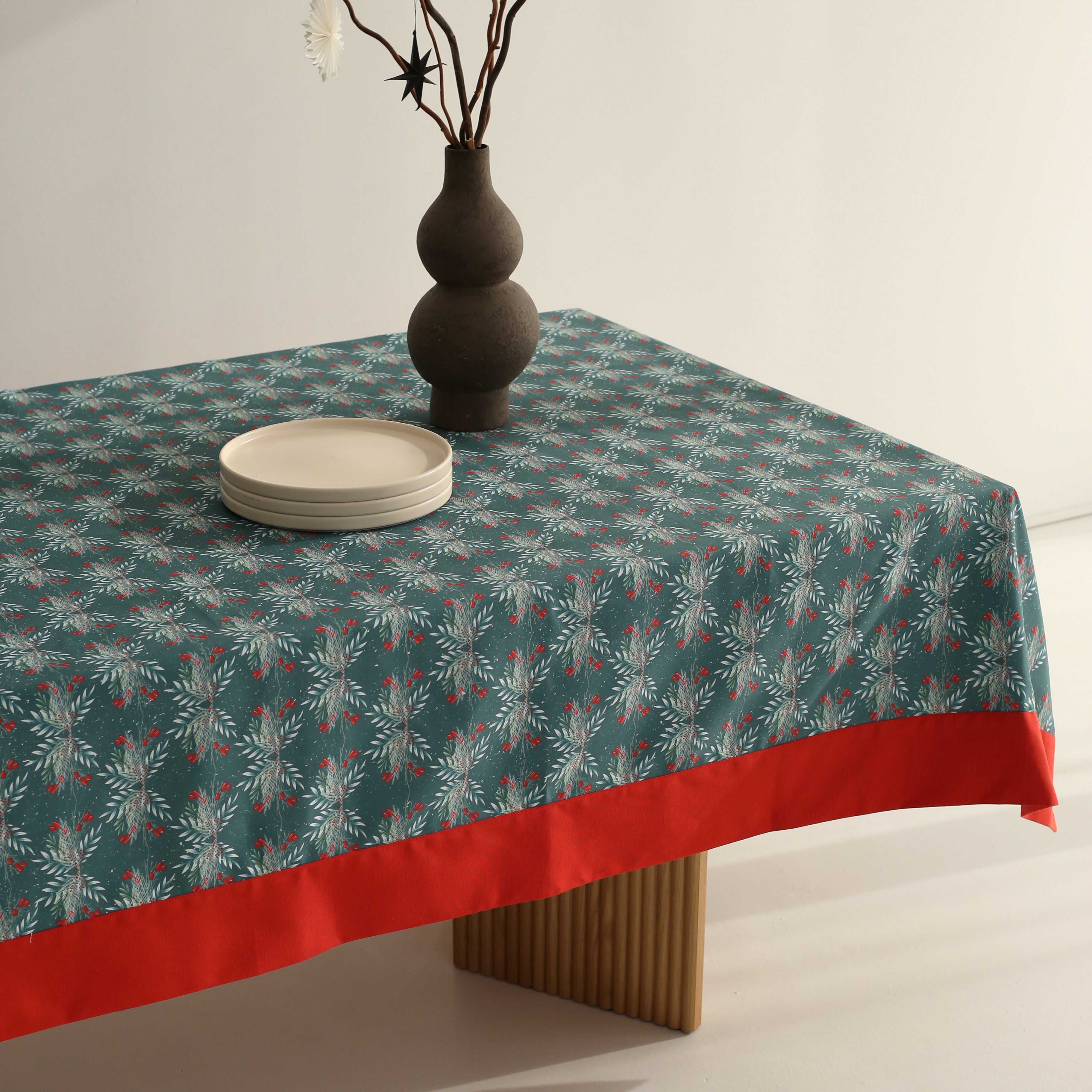 KM Home Collection-Yılbaşı Ağacı Desenli Masa Örtüsü-Masa Örtüleri-4-Milagron.com