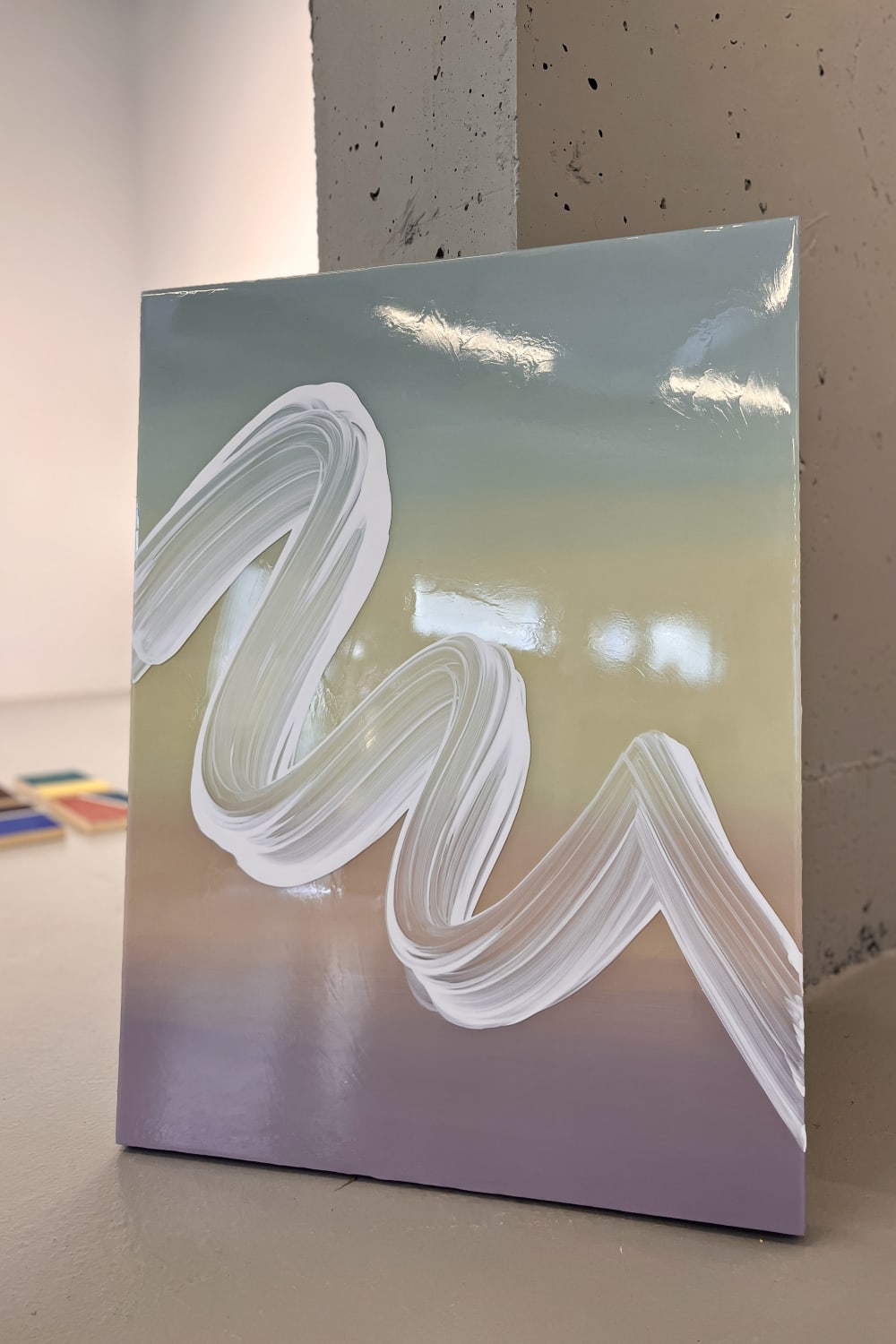 Kara Vox Art Studio-Yoyo White-Tablo-5-Milagron.com