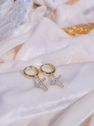 Kimolos-925 Ayar Gümüş Gold Renk Zirkon Taşlı Haç Küpe-Küpe-1-Milagron.com