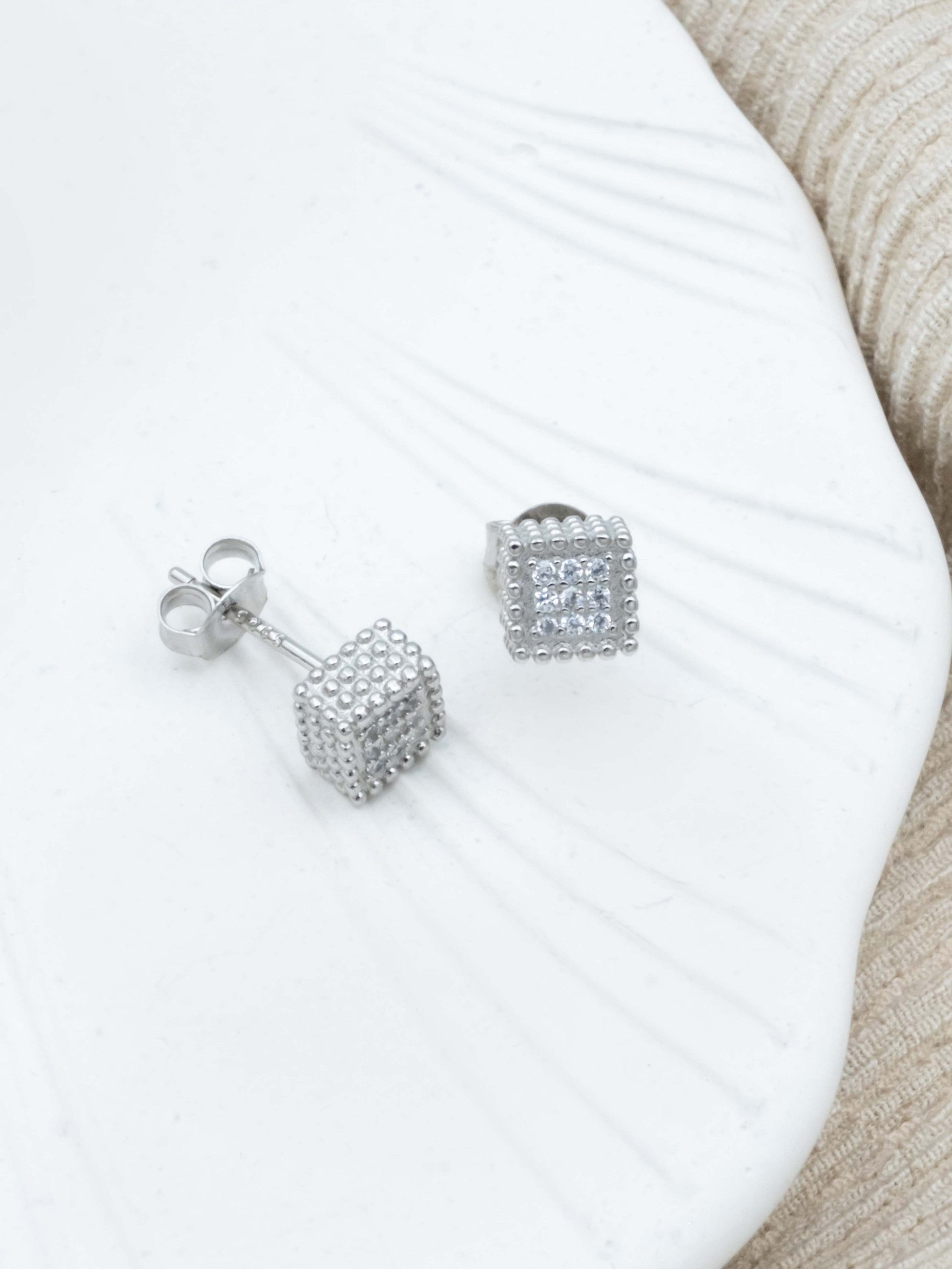 Kimolos-Cube 925 Ayar Gümüş Zirkon Taşlı Küp Küpe-Küpe-1-Milagron.com