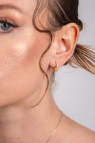 Kimolos-Dazzle 925 Ayar Gümüş Zirkon Taşlı Halka Üçgen Küpe-Küpe-3-Milagron.com