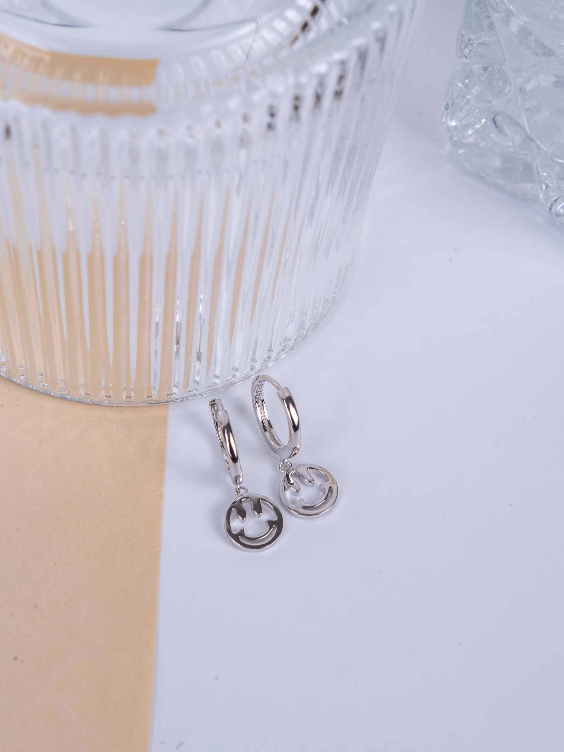 Kimolos-Smile 925 Ayar Gümüş Gülen Yüz Küpe-Küpe-2-Milagron.com