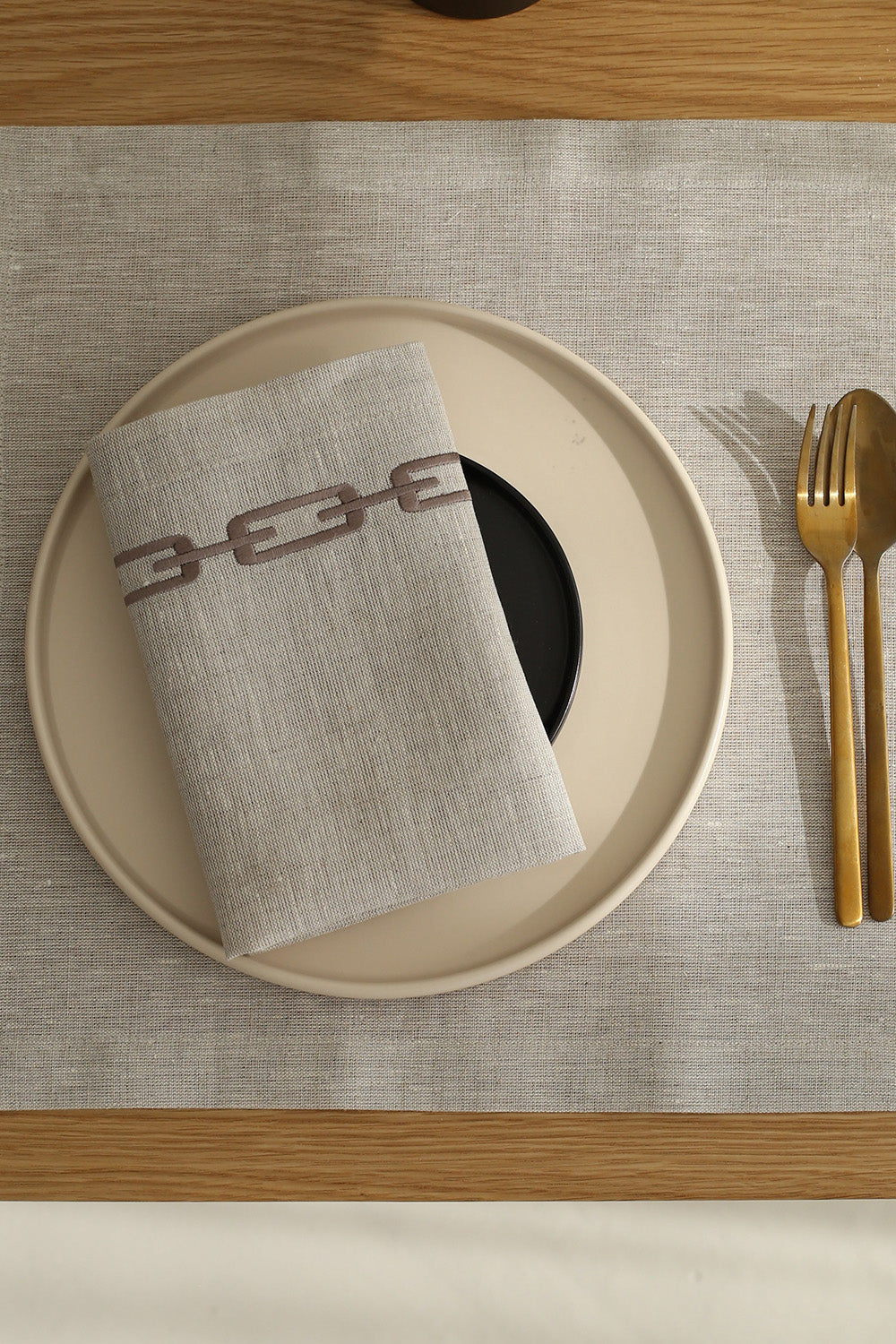 Km Home Collection-2’Li Set Zincir İşlemeli Taş Rengi Amerikan Servis-Sunum Aksesuarları-2-Milagron.com