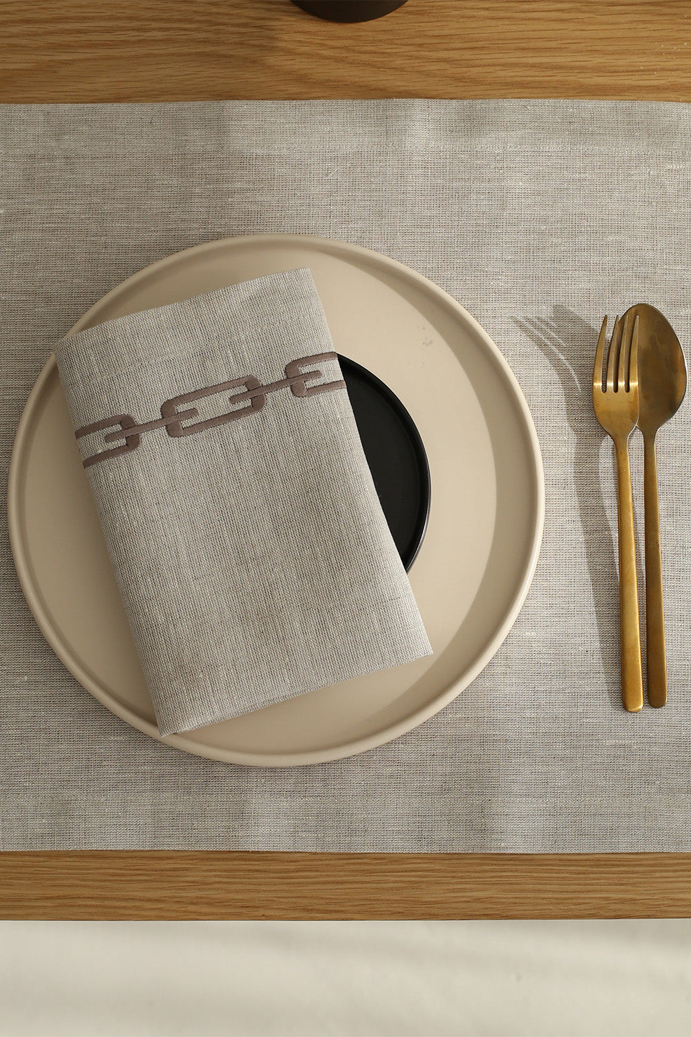 Km Home Collection-2’Li Set Zincir İşlemeli Taş Rengi Peçete-Sunum Aksesuarları-2-Milagron.com