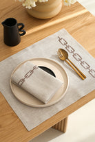 Km Home Collection-2’Li Set Zincir İşlemeli Taş Rengi Peçete-Sunum Aksesuarları-3-Milagron.com