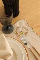 Km Home Collection-2'li Set Arı İşlemeli Pamuk Amerikan Servis-Sunum Aksesuarları-4-Milagron.com