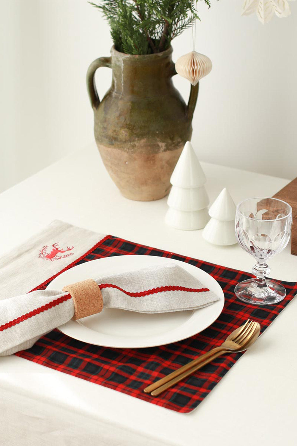 Km Home Collection-2'li Set Kırmızı Zincir Bordürlü Keten Peçete-Peçete-3-Milagron.com
