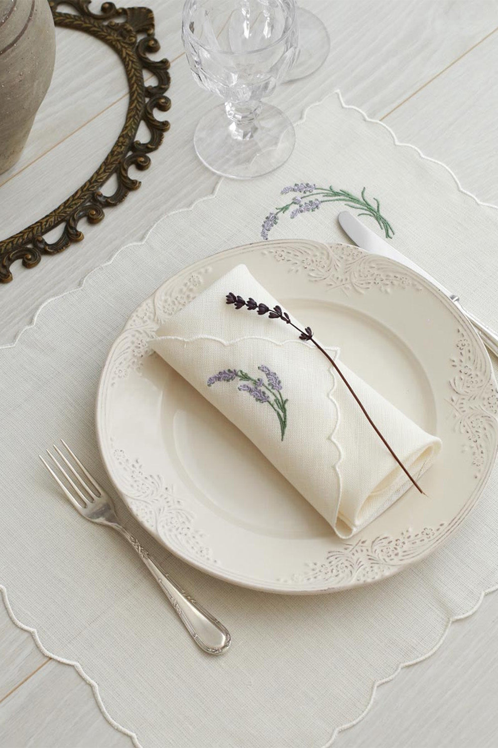Km Home Collection-2'li Set Lavanta İşlemeli Keten Amerikan Servis-Sunum Aksesuarları-2-Milagron.com
