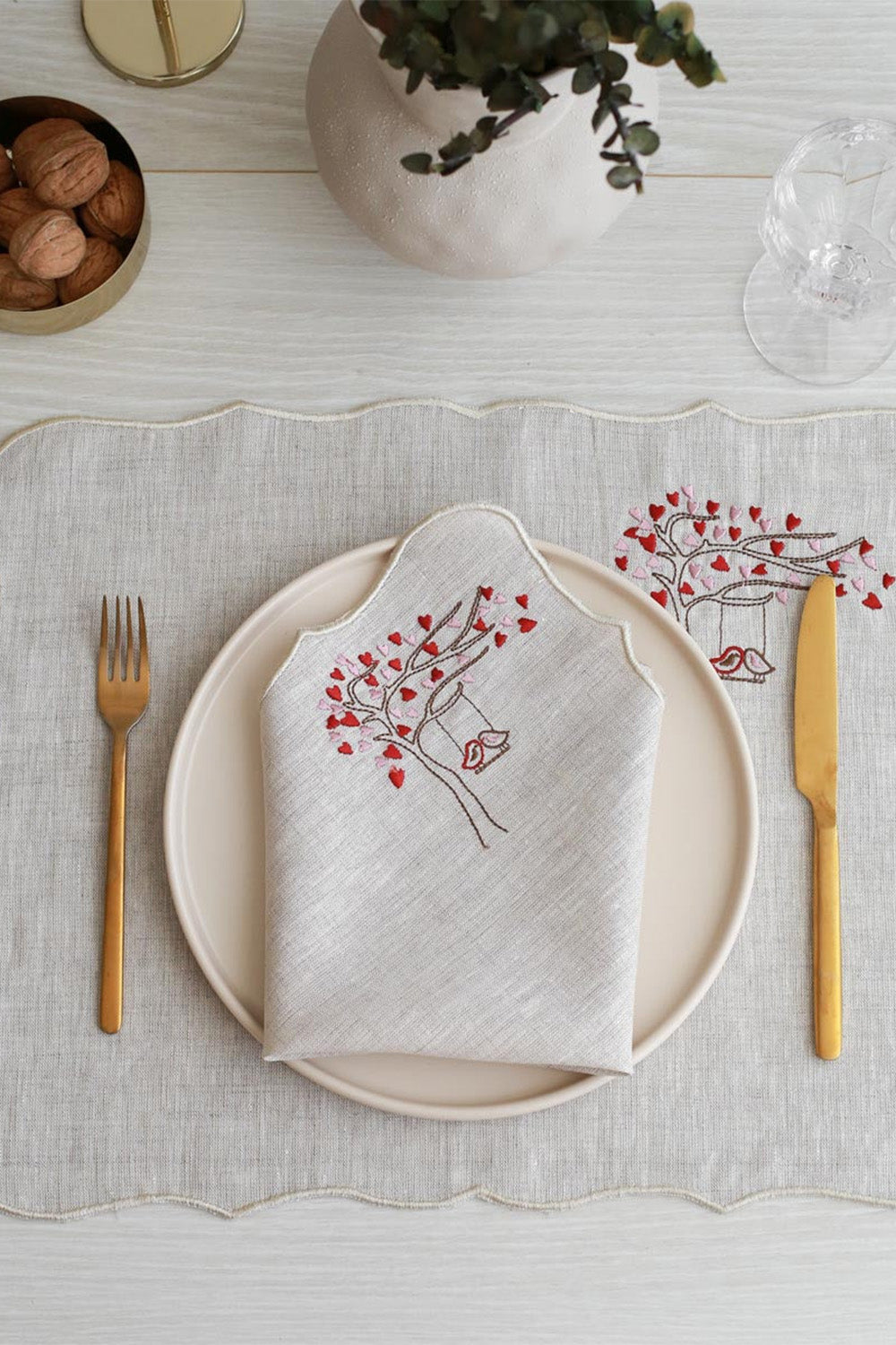 Km Home Collection-2'li Set Lovebirds İşlemeli Keten Amerikan Servis-Sunum Aksesuarları-1-Milagron.com