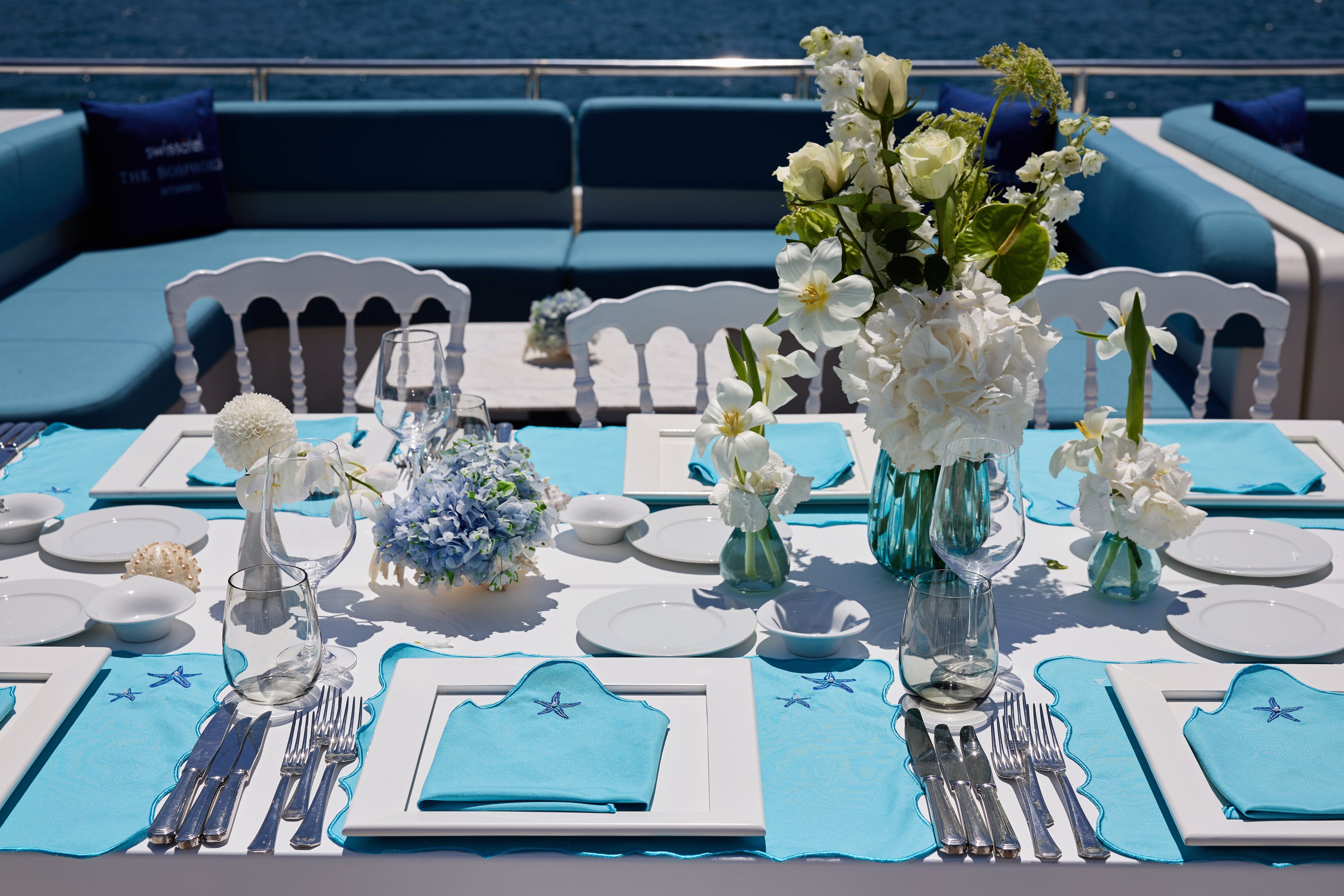 Km Home Collection-Mavi Deniz Yıldızı İşlemeli Amerikan Servis-Sunum Aksesuarları-1-Milagron.com