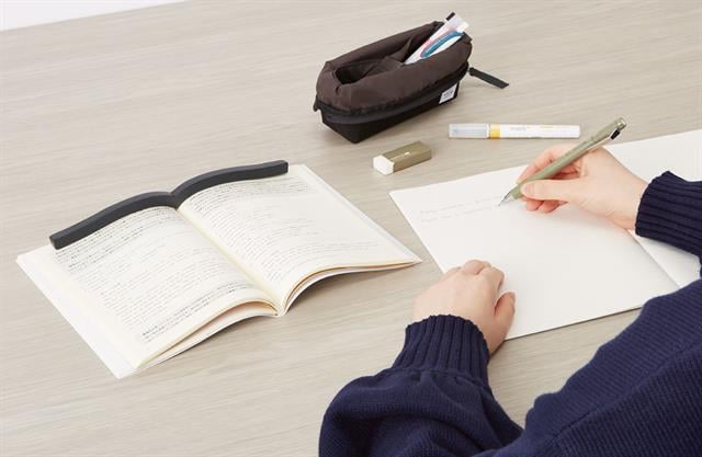 Kokuyo-Brass Paperweigt Pirinç Kağıt Ağırlığı Siyah-Aksesuar-3-Milagron.com